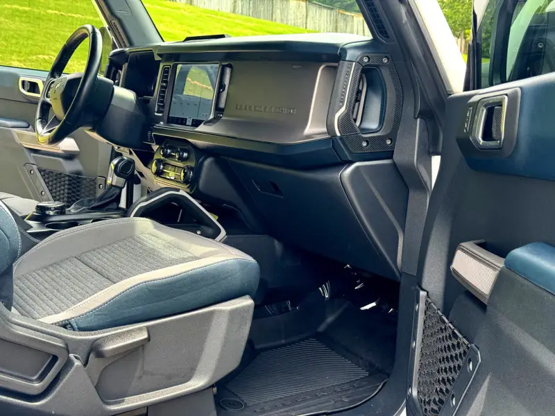 2022 Ford Bronco Outer Banks photo 11