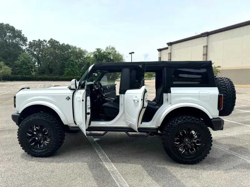 2022 Ford Bronco Outer Banks photo 36