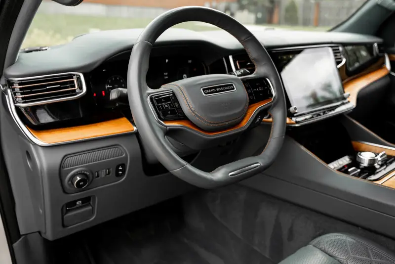2022 Jeep Grand Wagoneer Series III photo 19