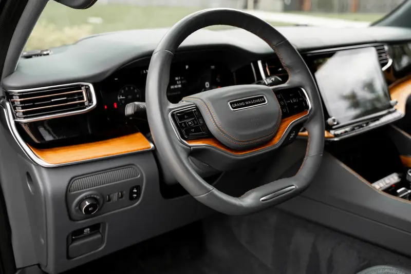 2022 Jeep Grand Wagoneer Series III photo 25