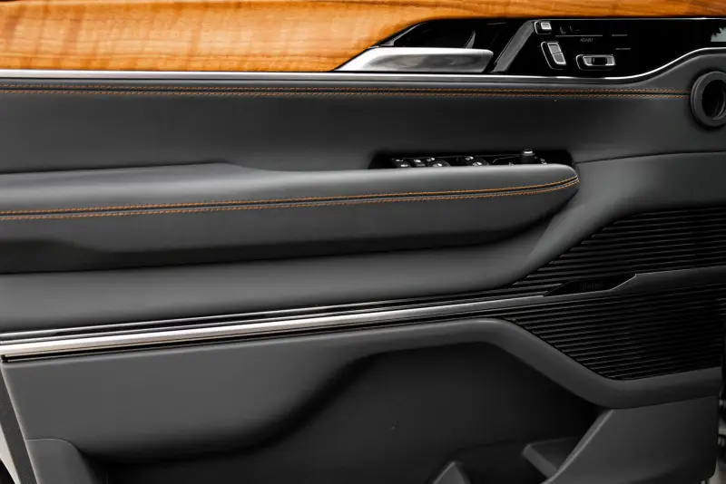 2022 Jeep Grand Wagoneer Series III photo 22
