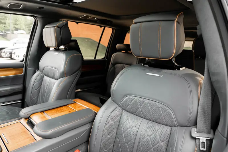 2022 Jeep Grand Wagoneer Series III photo 18