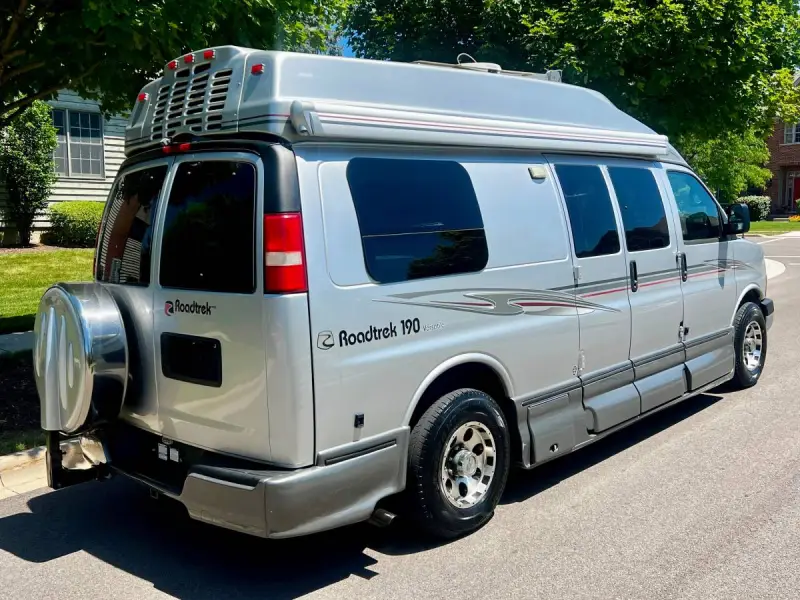 2011 Roadtrek Versatile 190 Class B photo 14