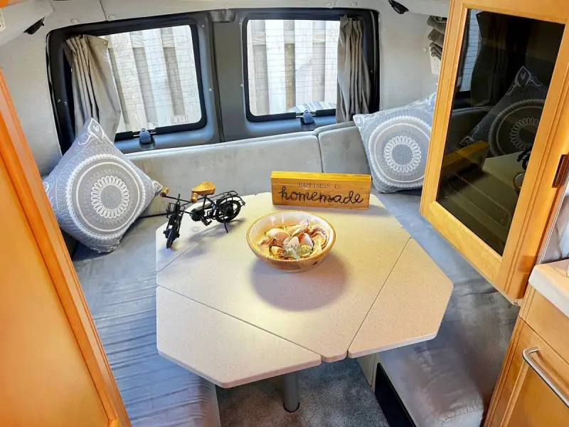 2011 Roadtrek Versatile 190 Class B photo 4