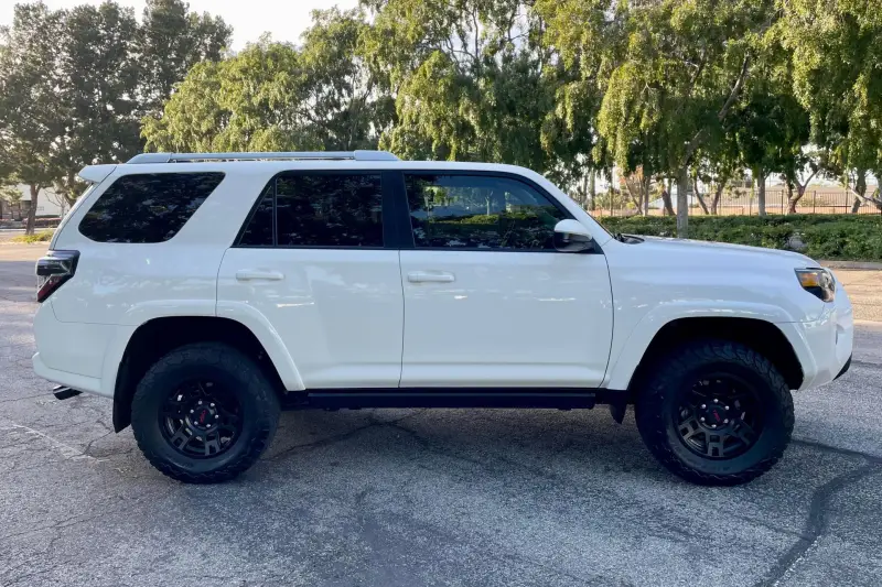 2016 Toyota 4Runner SR5 4x4 photo 3