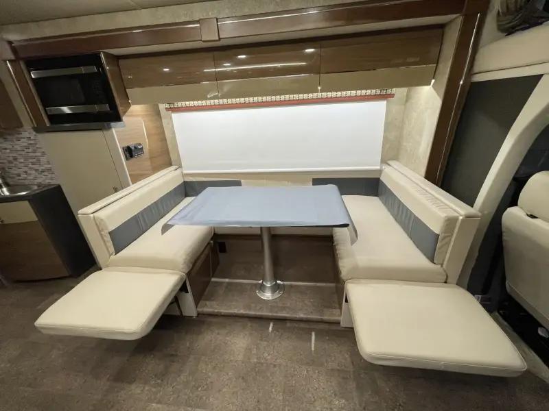 2016 Itasca Navion 24J photo 18