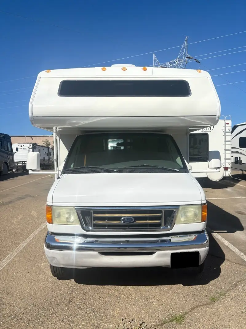 2003 Winnebago Minnie photo 1