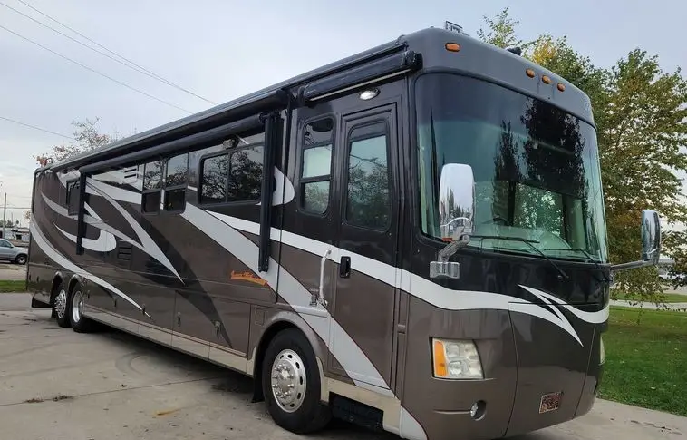 2008 Mandalay Lovers Nest RV photo 3