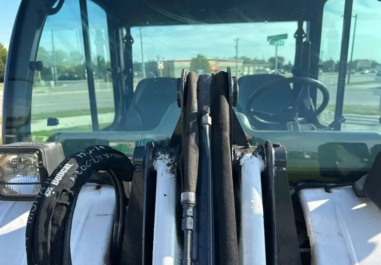 2016 Bobcat 5600 Toolcat photo 32