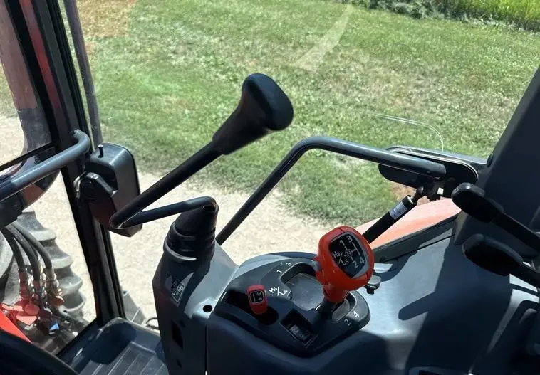 2017 Kubota M6S-111 MFWD photo 28