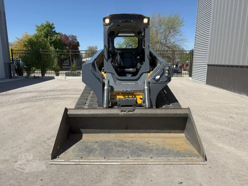 2018 DEERE 331G photo 6