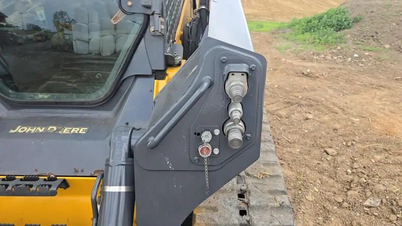 2019 DEERE 333G photo 22