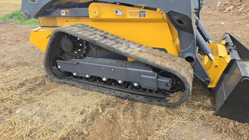 2019 DEERE 333G photo 11