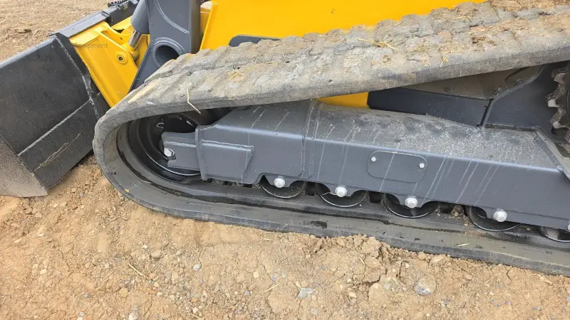 2019 DEERE 333G photo 10