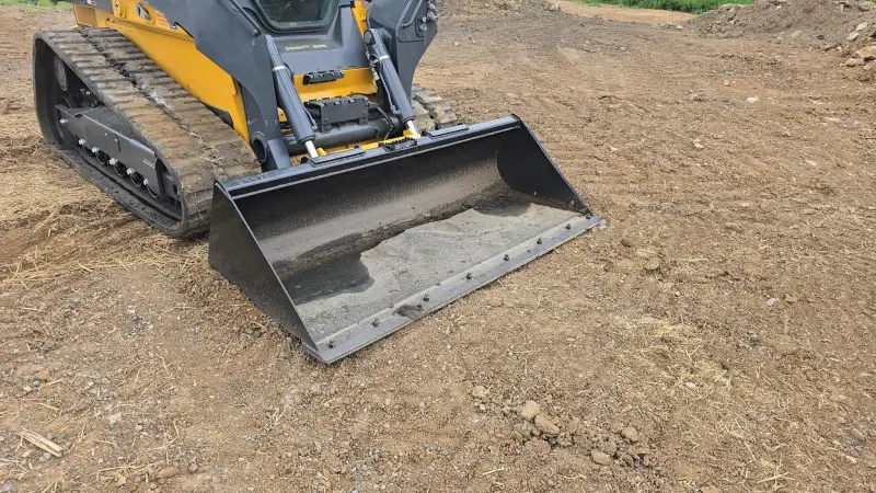 2019 DEERE 333G photo 17