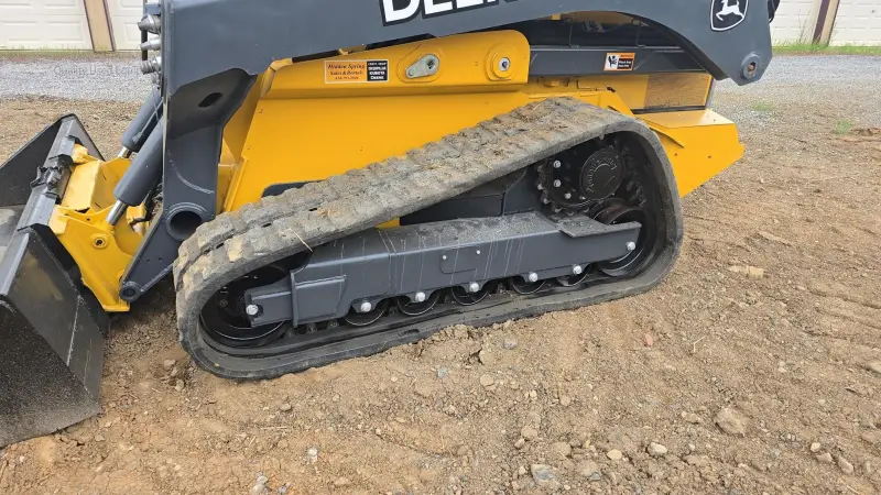 2019 DEERE 333G photo 5
