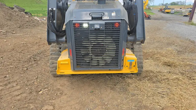 2019 DEERE 333G photo 32