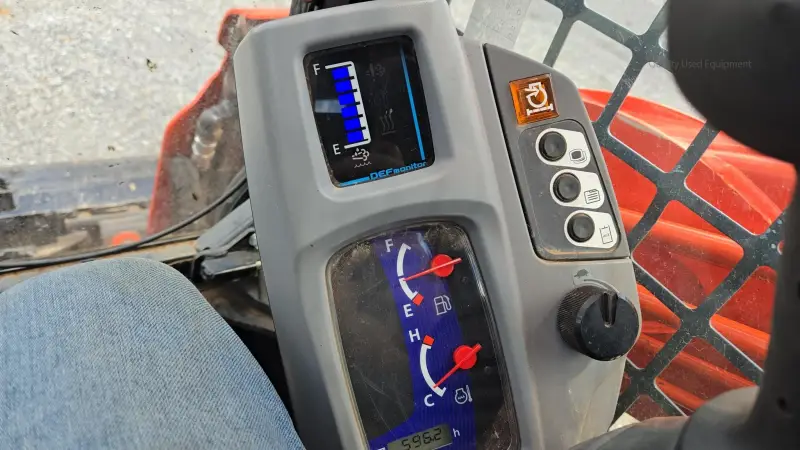 2021 KUBOTA SVL97-2 photo 26
