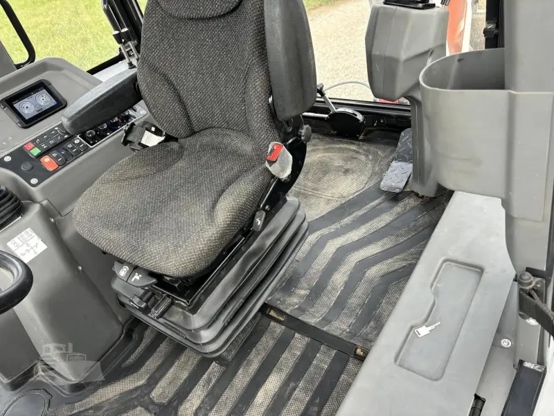 2024 BOBCAT B760 photo 9