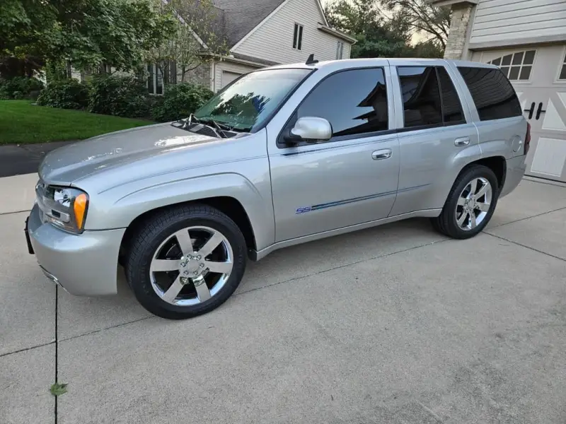 2006 Chevrolet Trailblazer SS photo 3