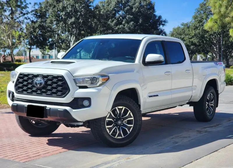 2021 Toyota Tacoma TRD photo 1
