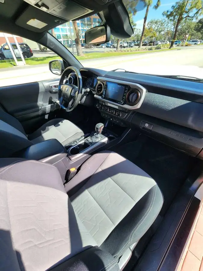 2021 Toyota Tacoma TRD photo 19