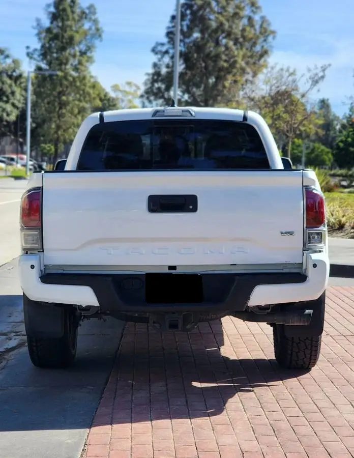 2021 Toyota Tacoma TRD photo 12
