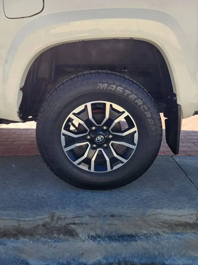 2021 Toyota Tacoma TRD photo 15