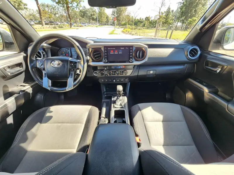 2021 Toyota Tacoma TRD photo 17