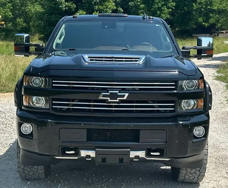 2019 Chevrolet Silverado 3500HD High Country Crew Cab 4x4 photo 2