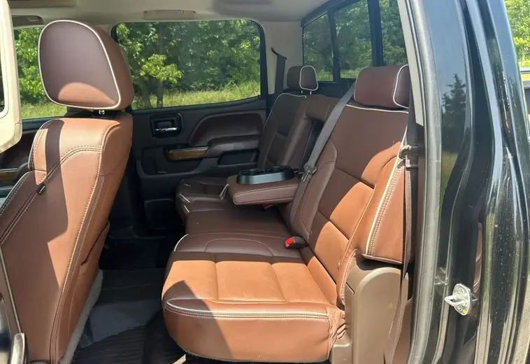 2019 Chevrolet Silverado 3500HD High Country Crew Cab 4x4 photo 39