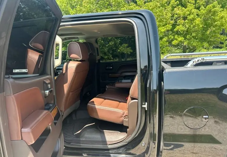 2019 Chevrolet Silverado 3500HD High Country Crew Cab 4x4 photo 38
