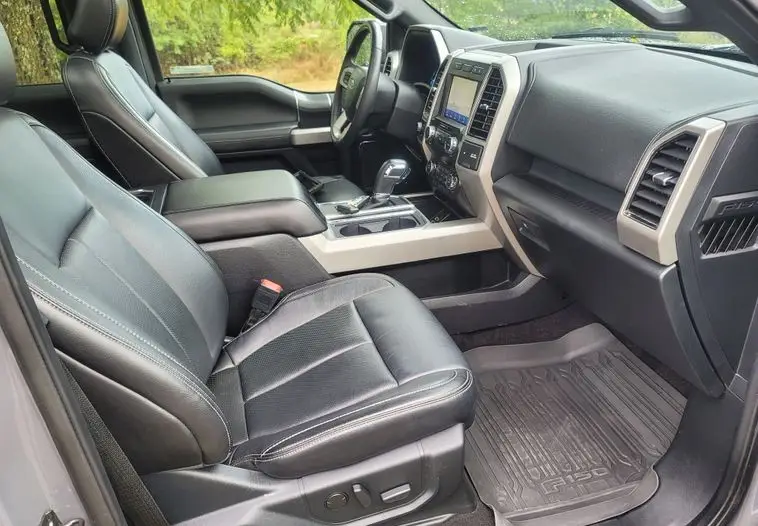 2020 Ford F-150 Lariat SuperCrew photo 42