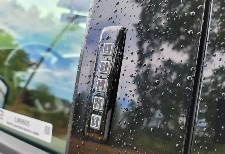 2020 Ford F-150 Lariat SuperCrew photo 14