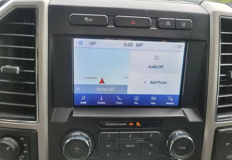 2020 Ford F-150 Lariat SuperCrew photo 25