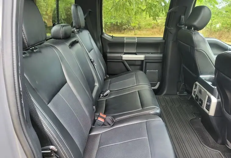 2020 Ford F-150 Lariat SuperCrew photo 38