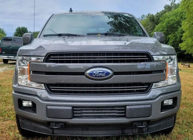 2020 Ford F-150 Lariat SuperCrew photo 2