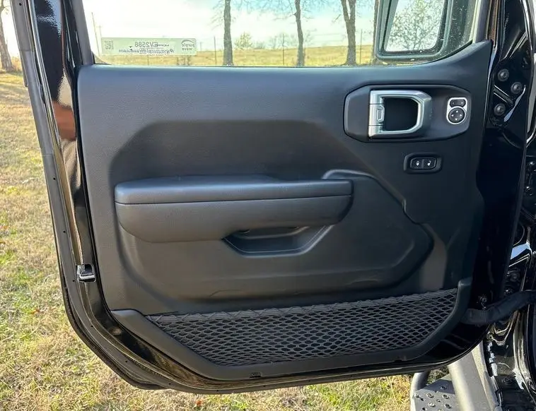 2021 Jeep Wrangler 4x4 Turbo Diesel photo 32