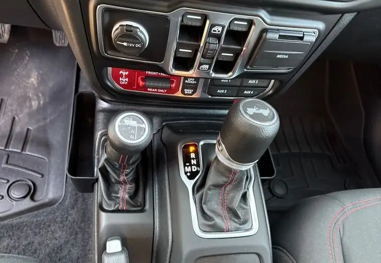 2021 Jeep Wrangler 4x4 Turbo Diesel photo 44