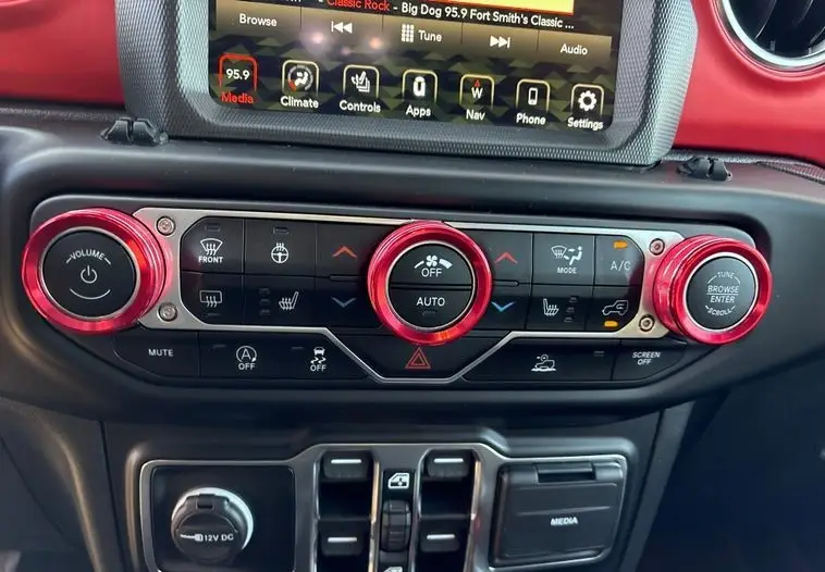 2021 Jeep Wrangler 4x4 Turbo Diesel photo 42