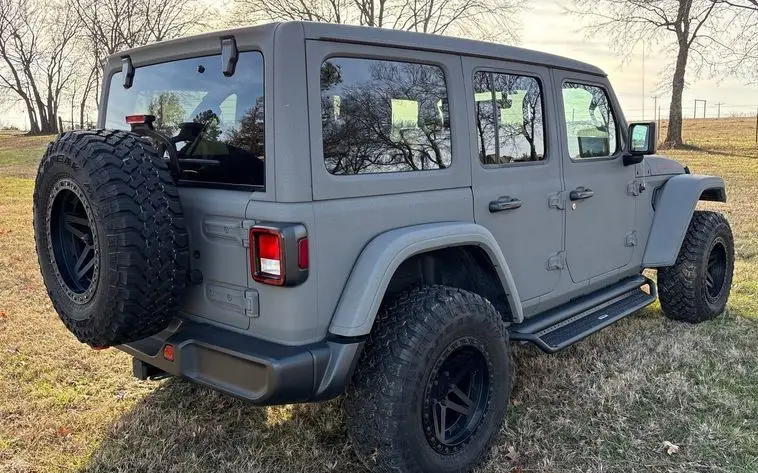 2021 Jeep Wrangler 4x4 Turbo Diesel photo 5