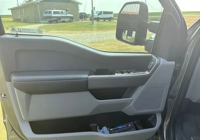 2023 Ford F-250 Super Duty XLT Crew Cab photo 33