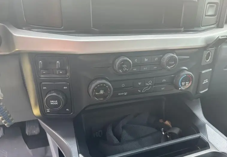 2023 Ford F-250 Super Duty XLT Crew Cab photo 43