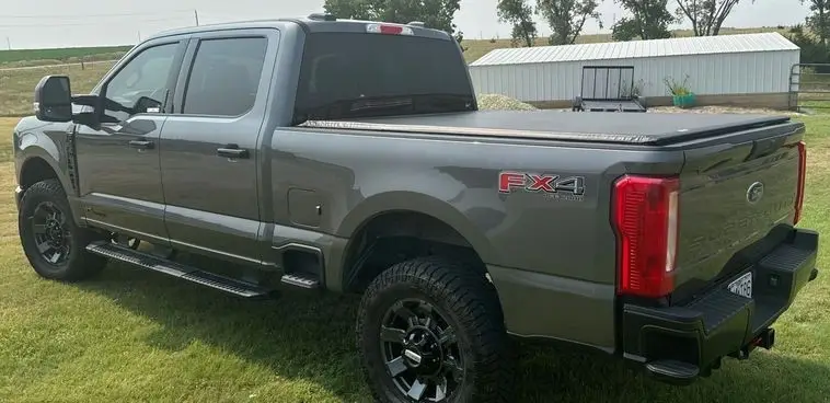 2023 Ford F-250 Super Duty XLT Crew Cab photo 6