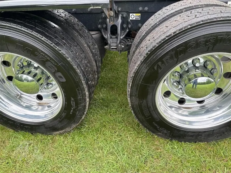 2023 Peterbilt 389 Sleeper photo 22