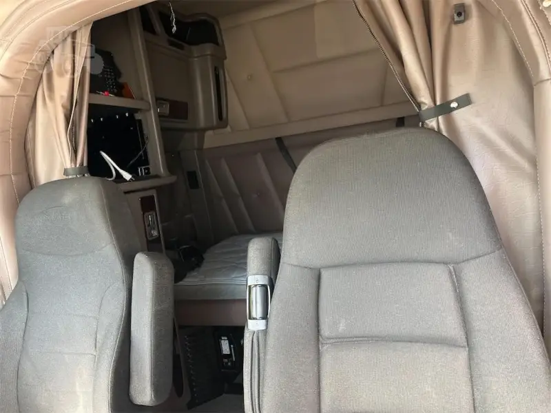 2023 Peterbilt 389 Sleeper photo 25
